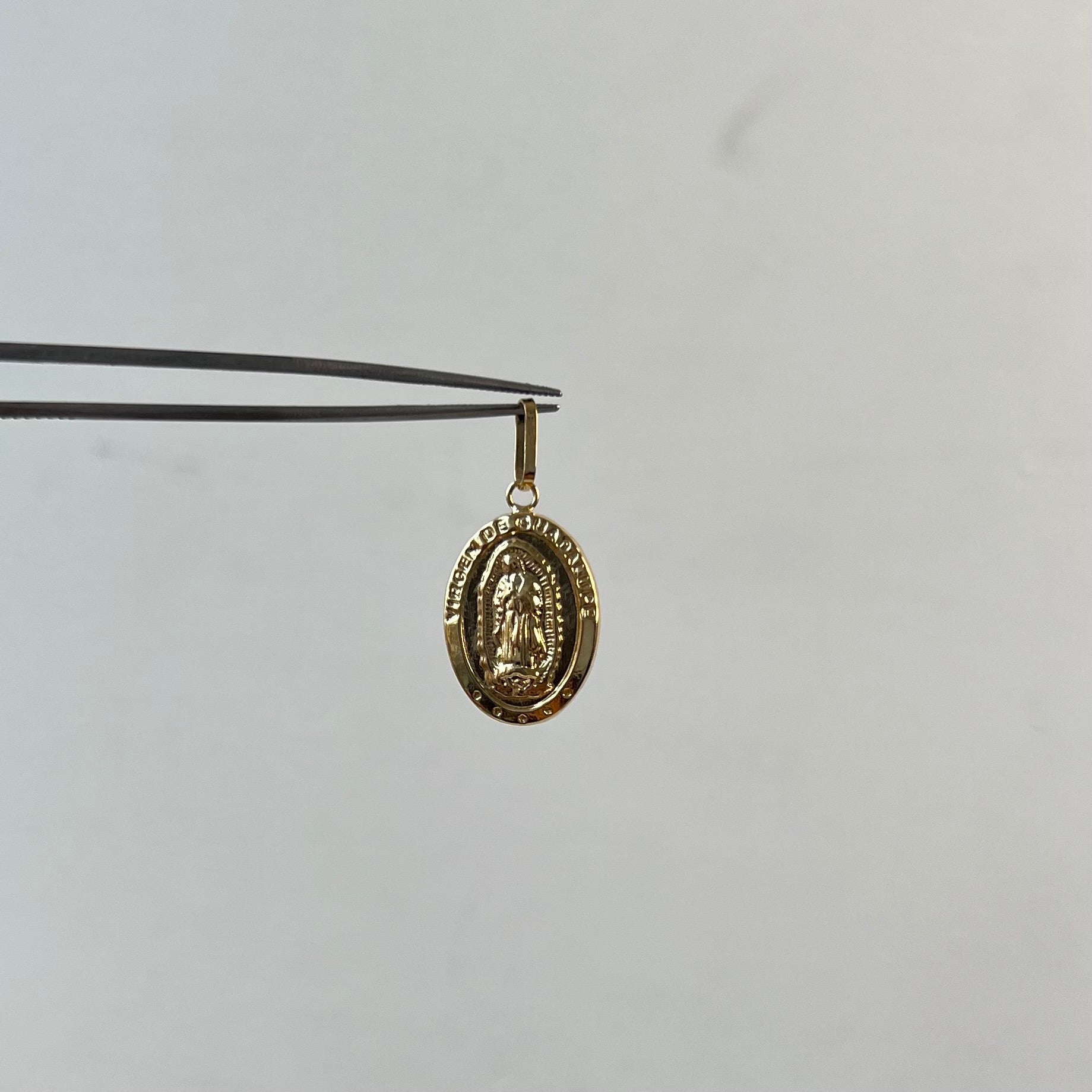 DIJE VIRGEN DE GUADALUPE  ORO AMARILLO 18K 1,60 GR / 2 CM