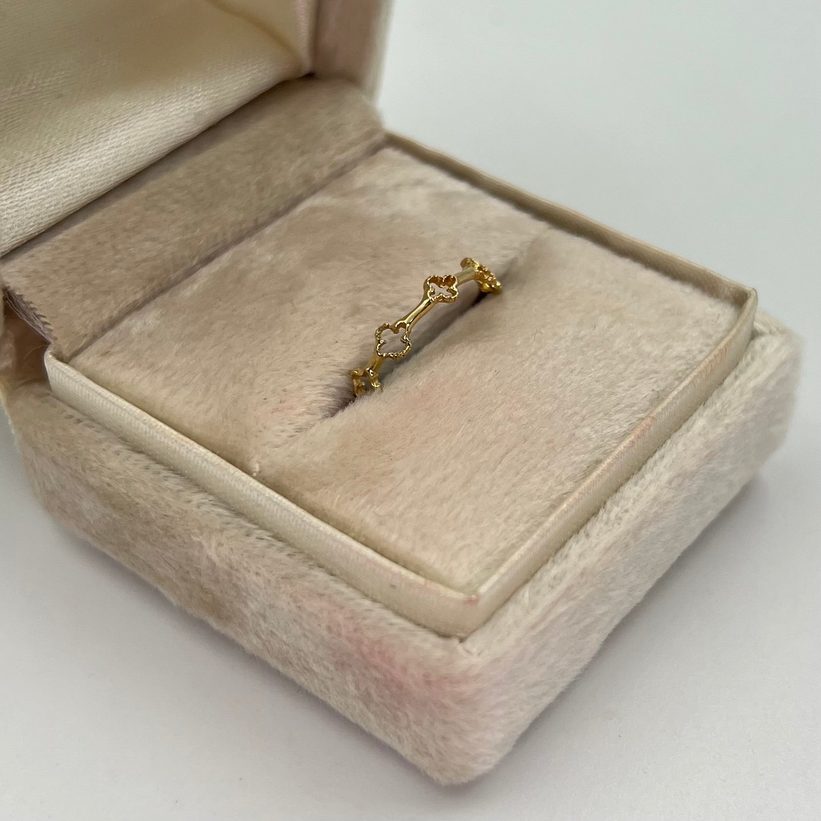 ANILLO TREBOL ORO AMARILLO 18K / TALLA 5/5 / 0,63 GR / 1,4 MM