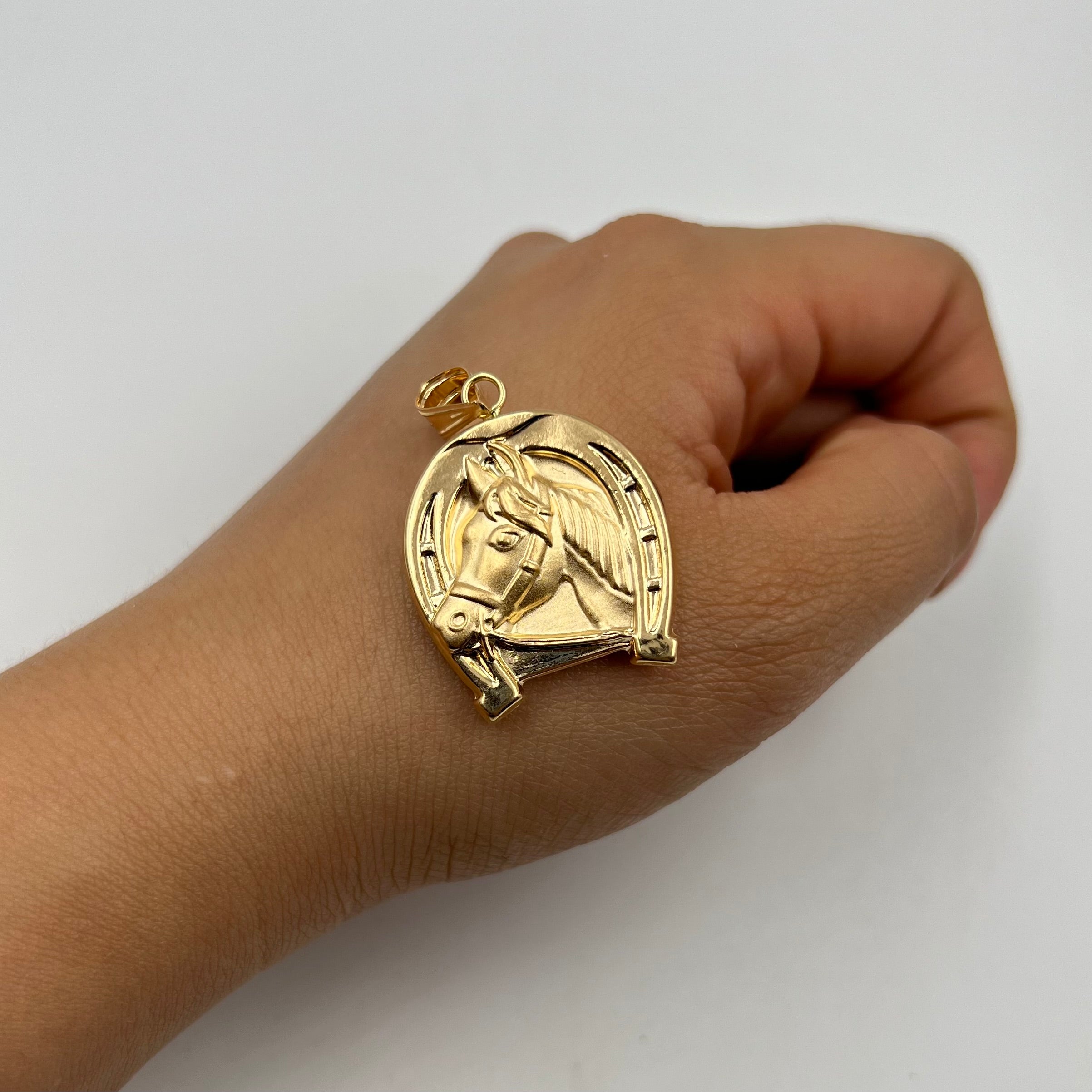DIJE HERRADURA CABALLO ORO AMARILLO 18K 4,4 GR / 25 MM / 3,2 CM