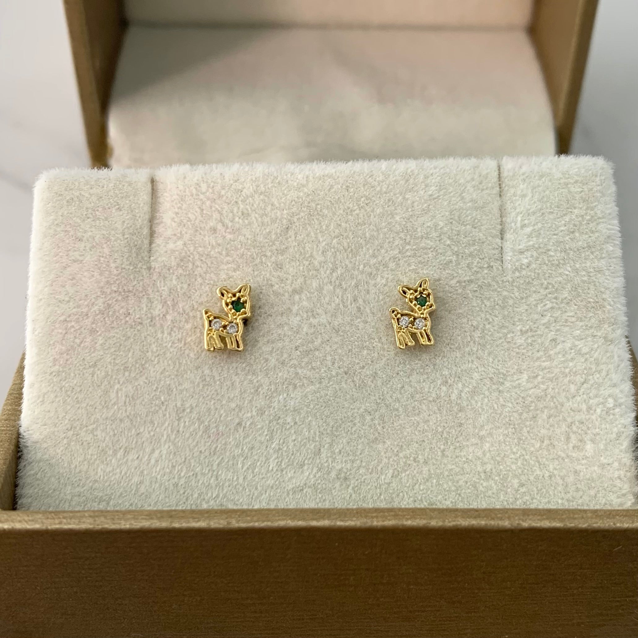 TOPOS VENADO / CIRCONES BLANCOS - VERDE ORO AMARILLO 18K 0,75 GR / 4,3 MM