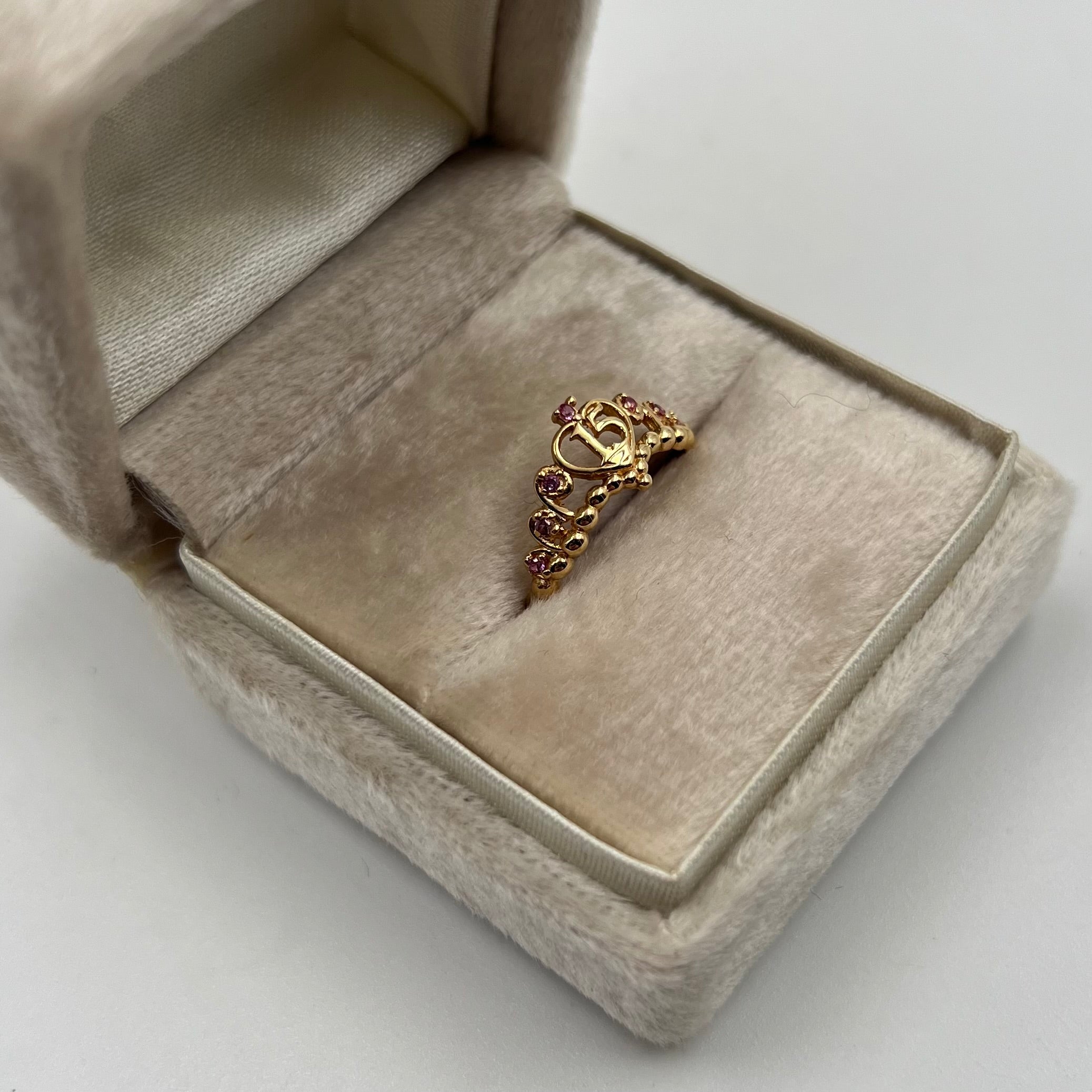 ANILLO 15 AÑOS CORONA CIRCON ROSA  ORO AMARILLO 18K / TALLA 6/5 / 1,79 GR / 9 MM