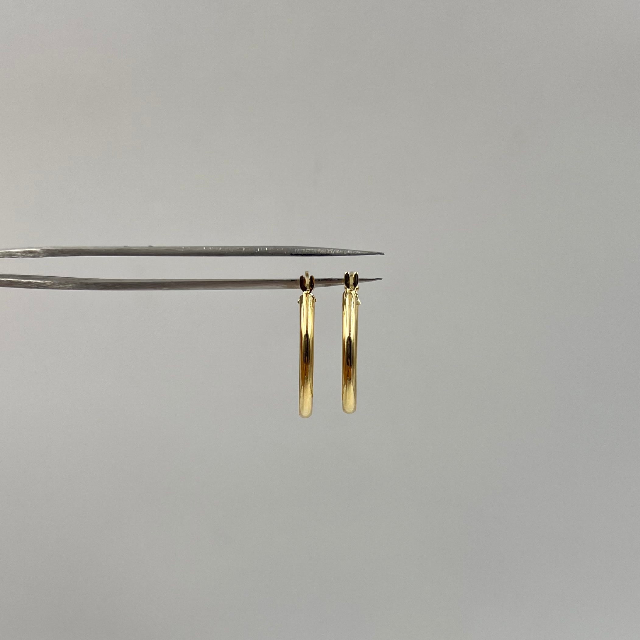 CANDONGA OVALADA ORO AMARILLO 18K 1,31 GR / 2,4 CM