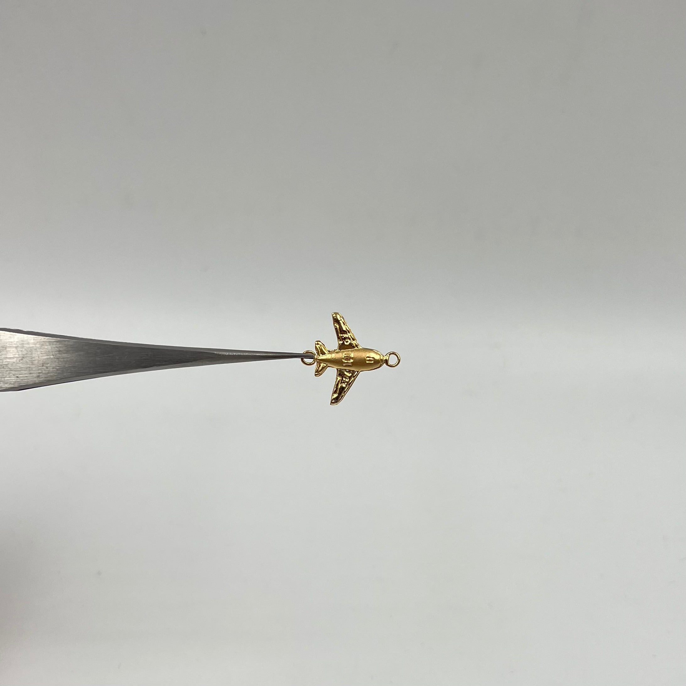 HERRAJE AVION ORO AMARILLO 18K 0,44 GR / 1,6 CM