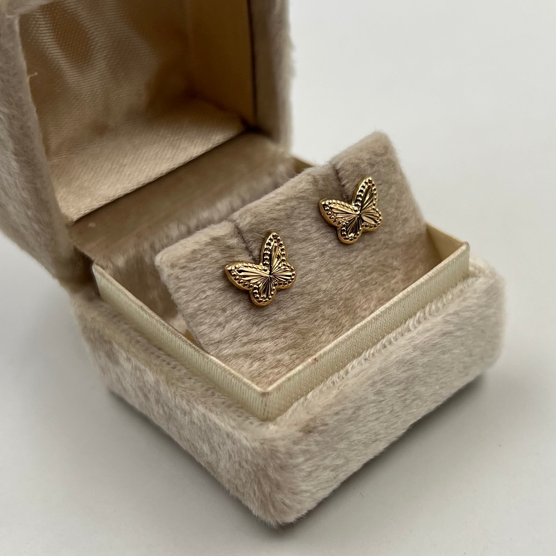 TOPOS MARIPOSA DIAMANTADA CON CADENA  ORO AMARILLO 18K 1 GR / 8 MM