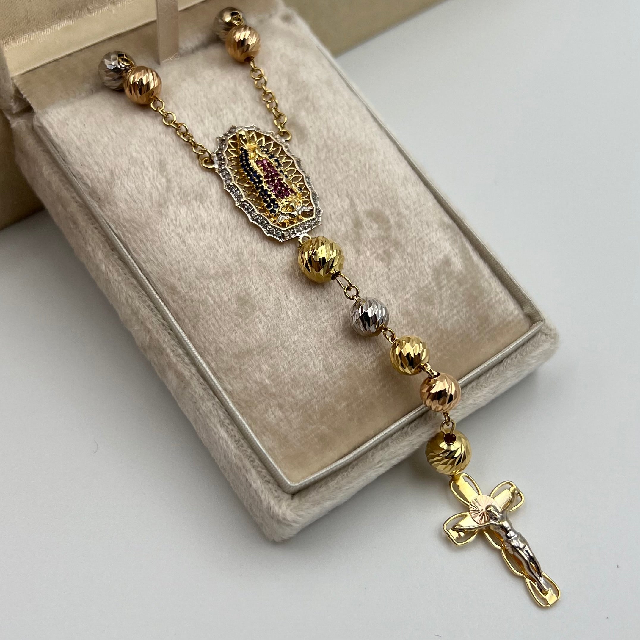 ROSARIO DIAMANTADO  TRES OROS 18K 29,53 GR / 7 MM / 60 CM