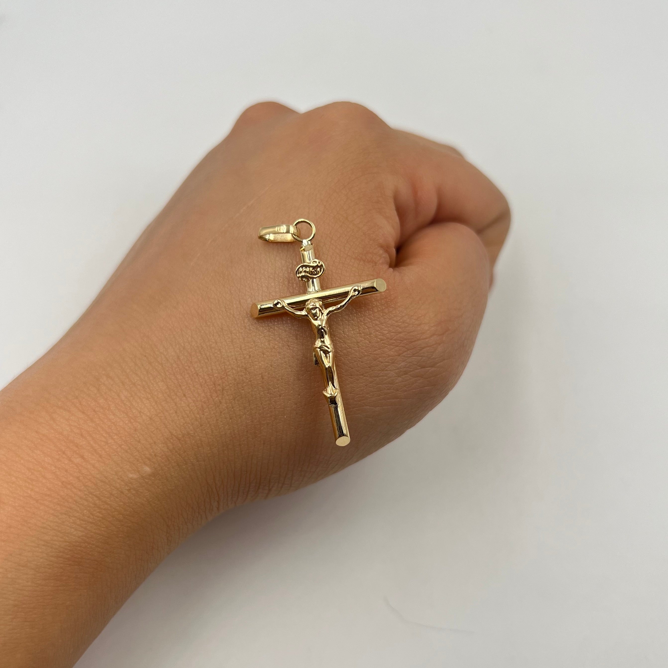 DIJE CRISTO  ORO AMARILLO 18K 1,41 GR / 2,8 MM / 3,9 CM