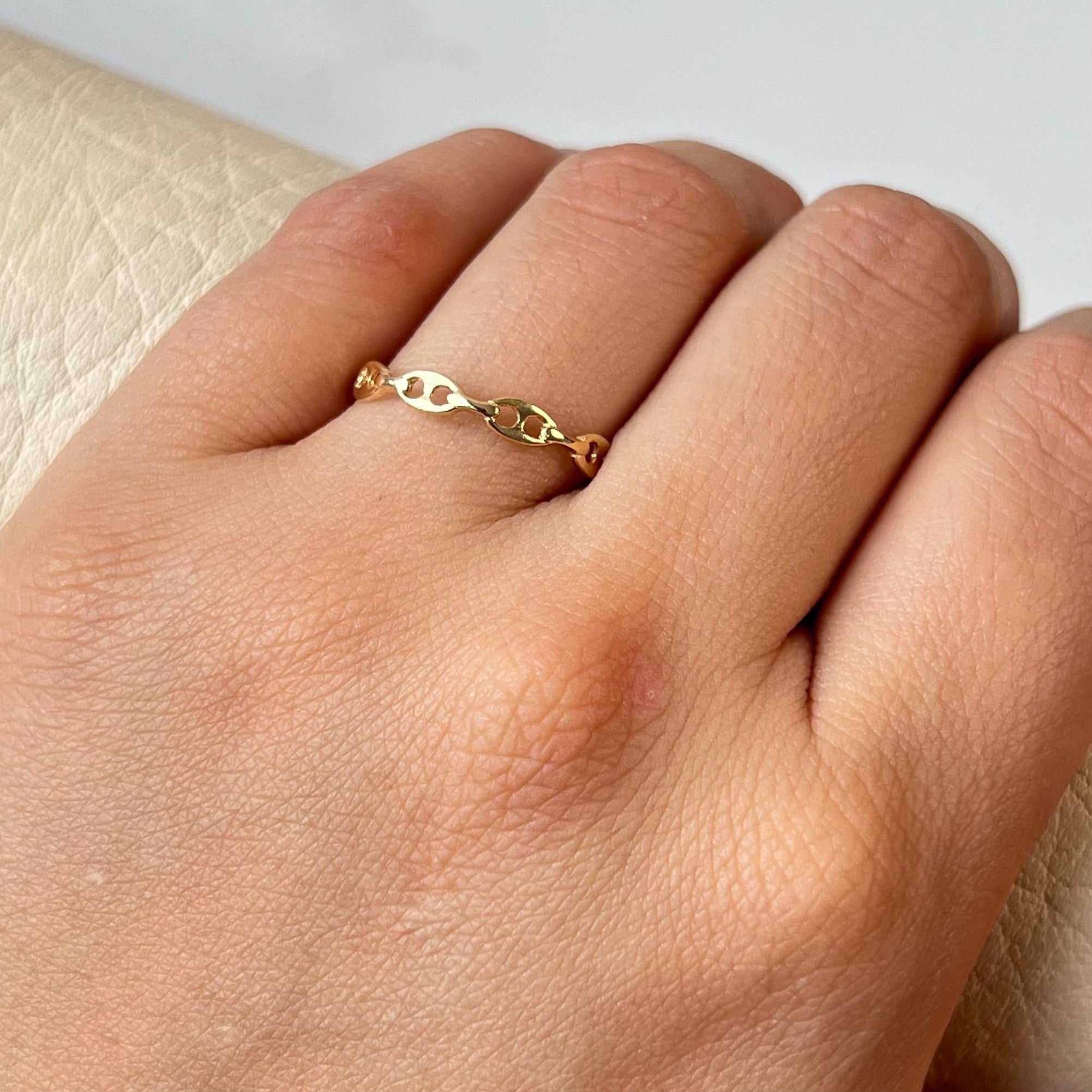 ANILLO GC ORO AMARILLO 18K / TALLA 8 / 1,18 GR / 1,4 MM