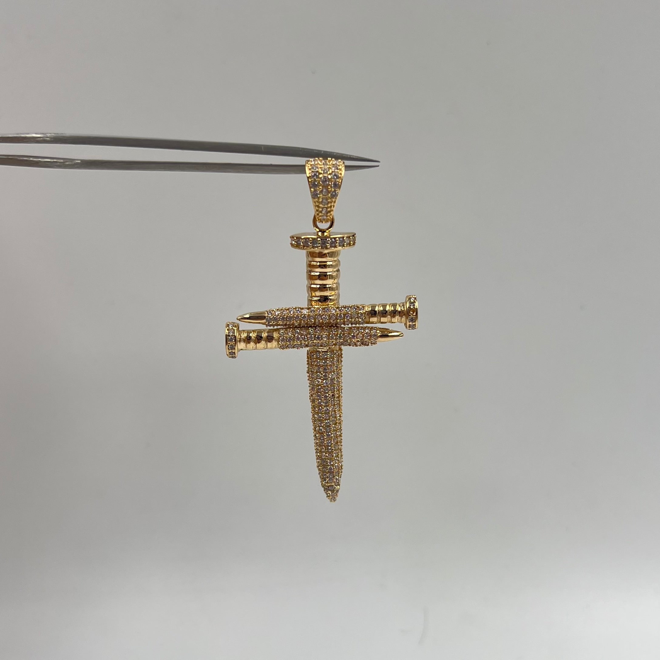 DIJE CRUZ CLAVO CASTING  ORO AMARILLO 18K 10,54 GR / 6 MM / 5,3 CM