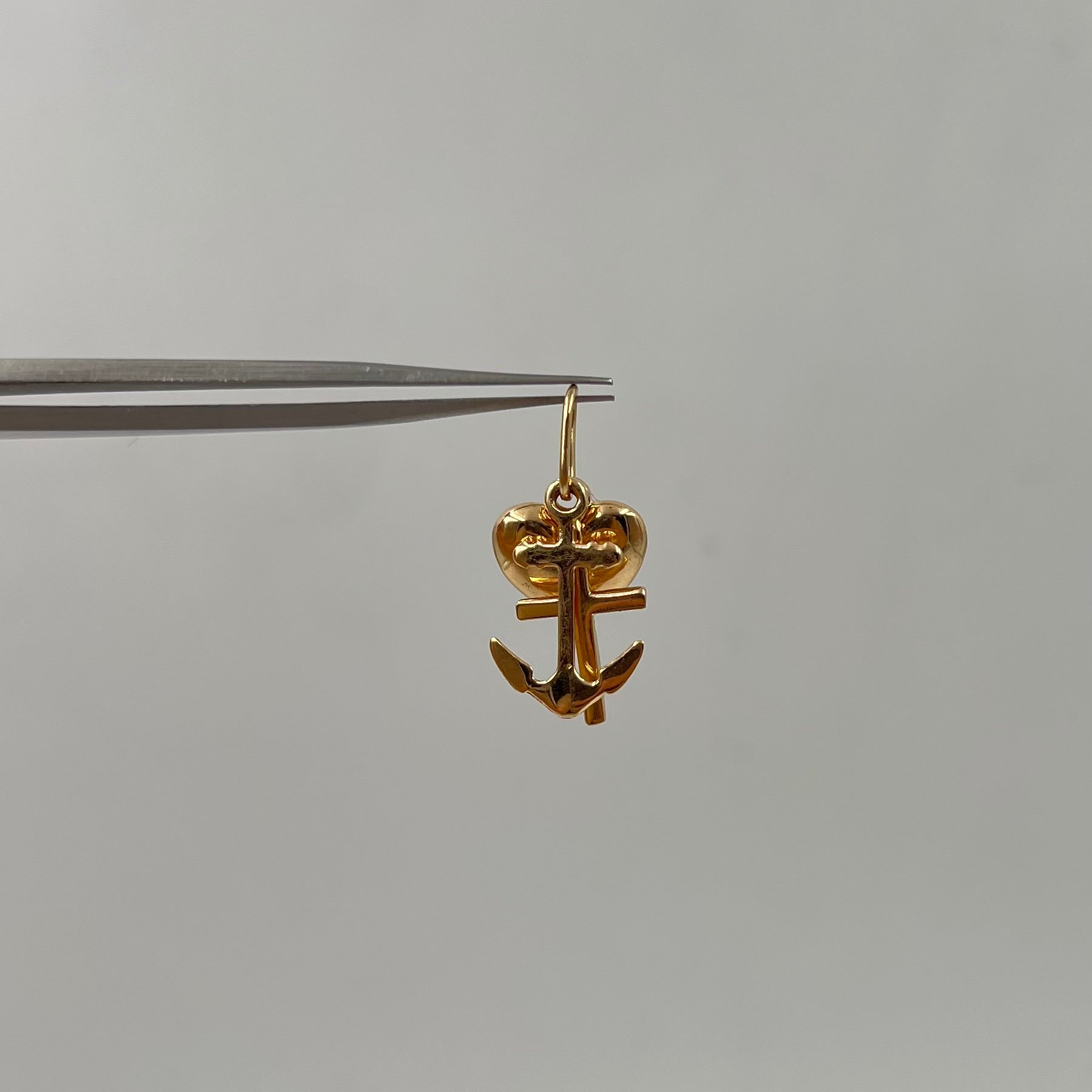 DIJE TRES GRACIAS ORO AMARILLO 18K 4,18 GR / 11 MM / 1,7 CM
