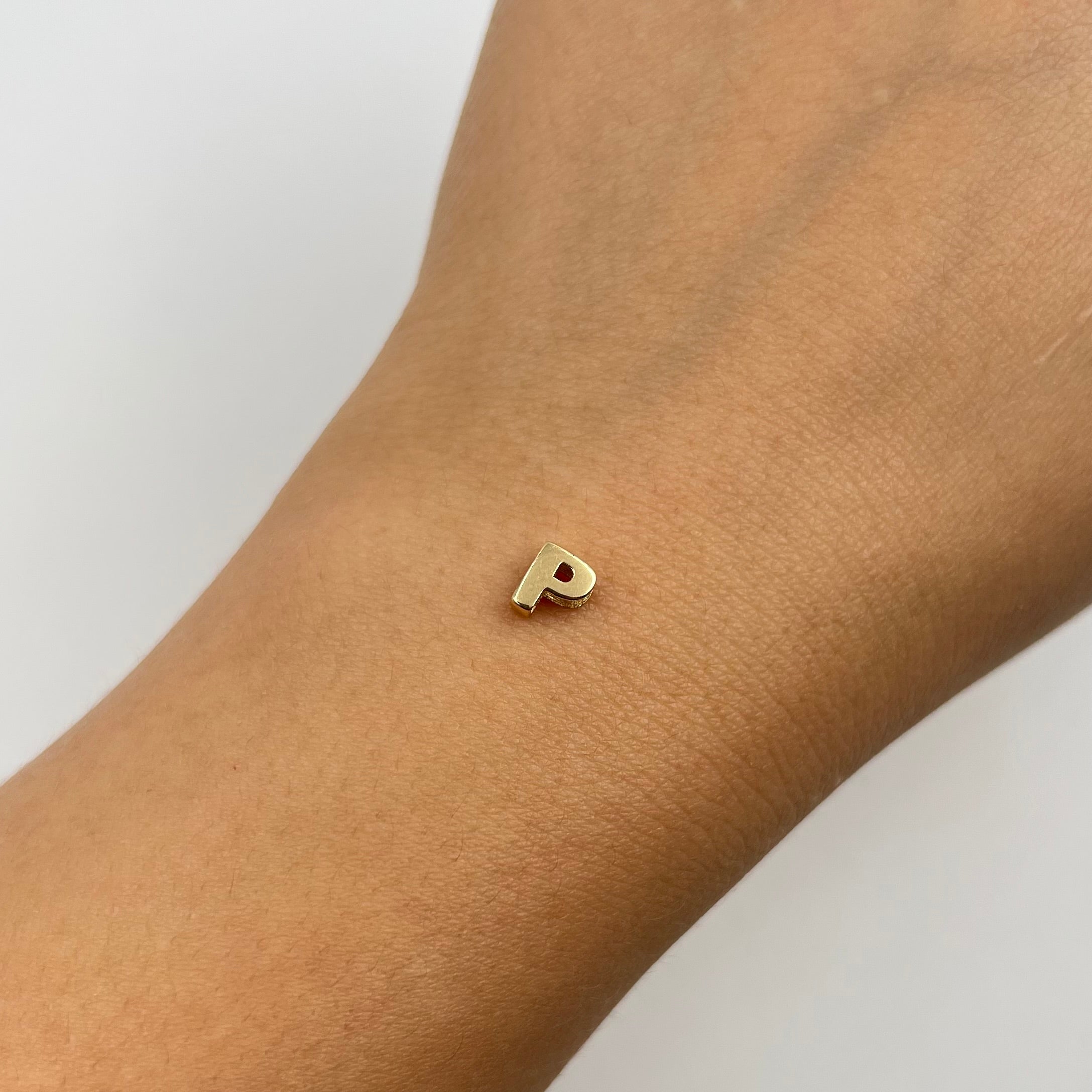 HERRAJE LETRA P  ORO AMARILLO 18K 0,29 GR / 5 CM