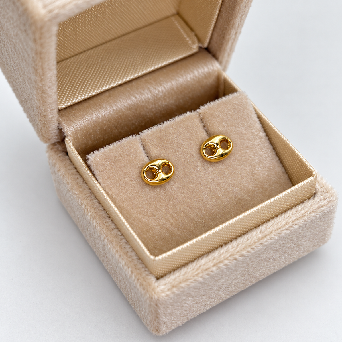 TOPOS GC ORO AMARILLO 18K 0,65 GR / 5,6 MM