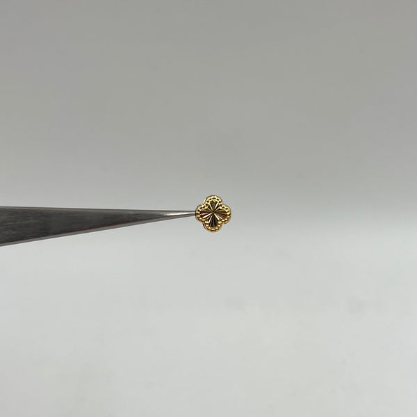 HERRAJE TREBOL DIAMANTADO  ORO AMARILLO 18K 0,22 GR / 0,7 CM