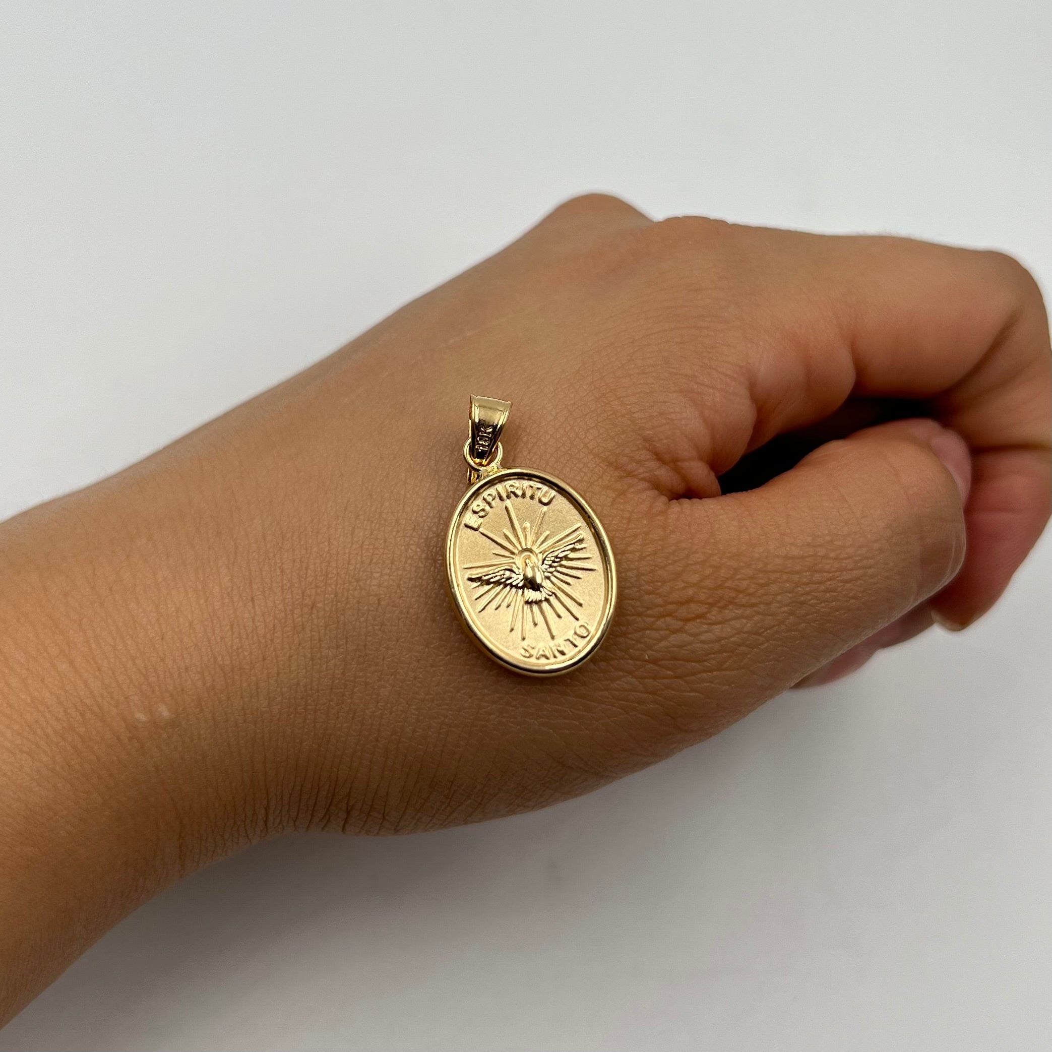 DIJE ESPIRUTO  SANTO ORO AMARILLO 18K 1,75 GR / 16 MM / 2,4 CM