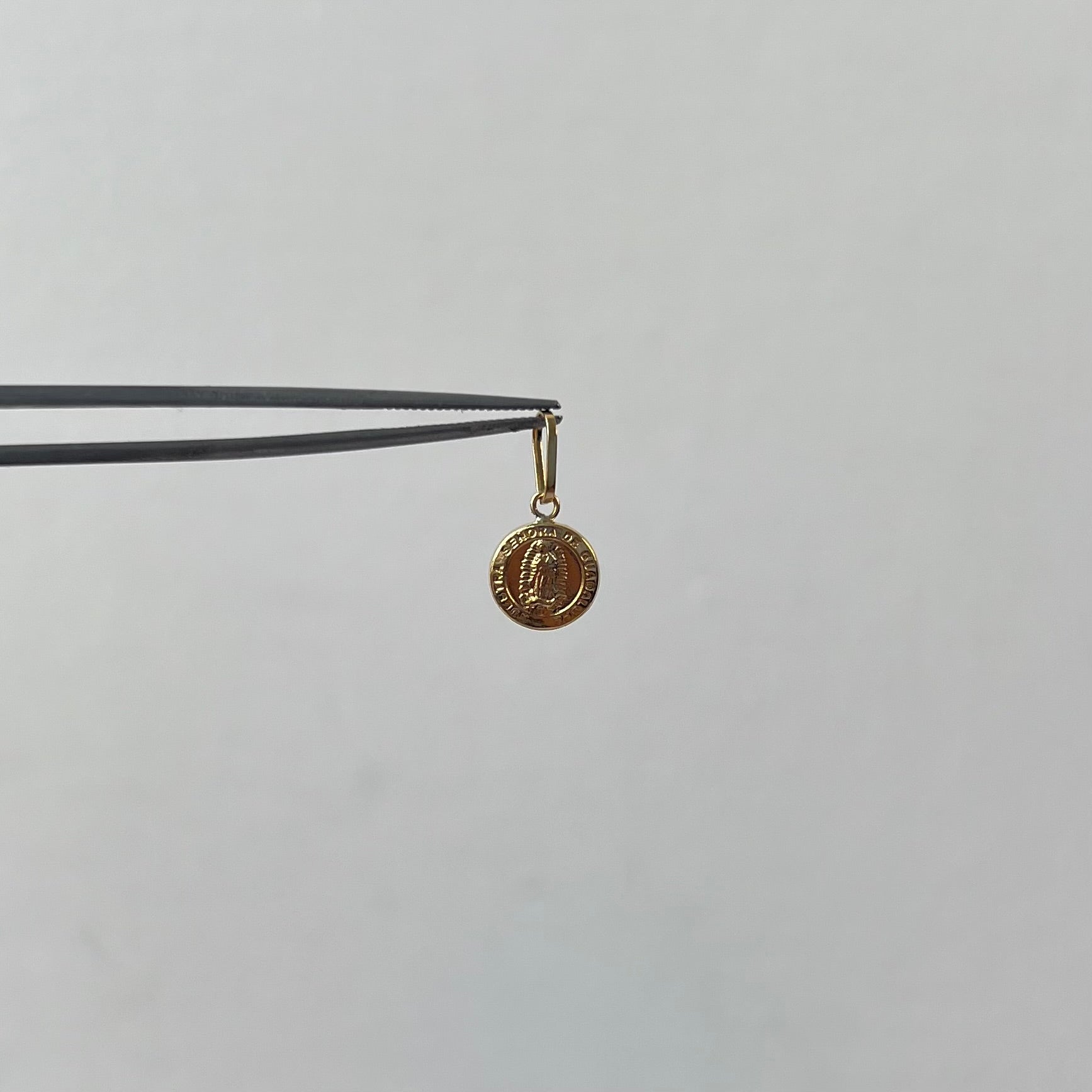DIJE VIRGEN DE GUADALUPE ORO AMARILLO 18K 0,35 GR / 0,8 MM / 1 CM