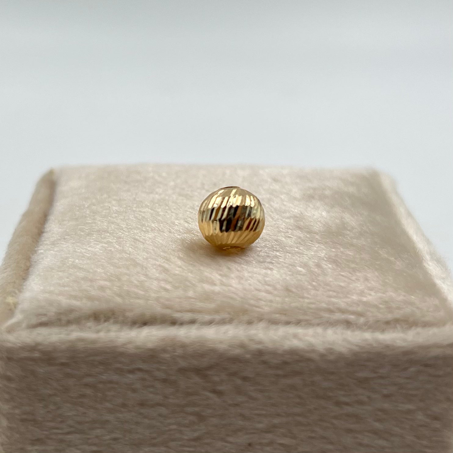 BOLA DIAMANTADA 8MM / NAC ORO AMARILLO