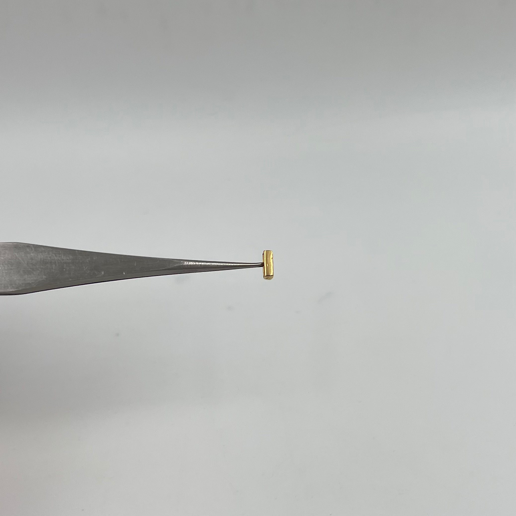 HERRAJE LETRA I ORO AMARILLO 18K 0,19 GR / 2 CM